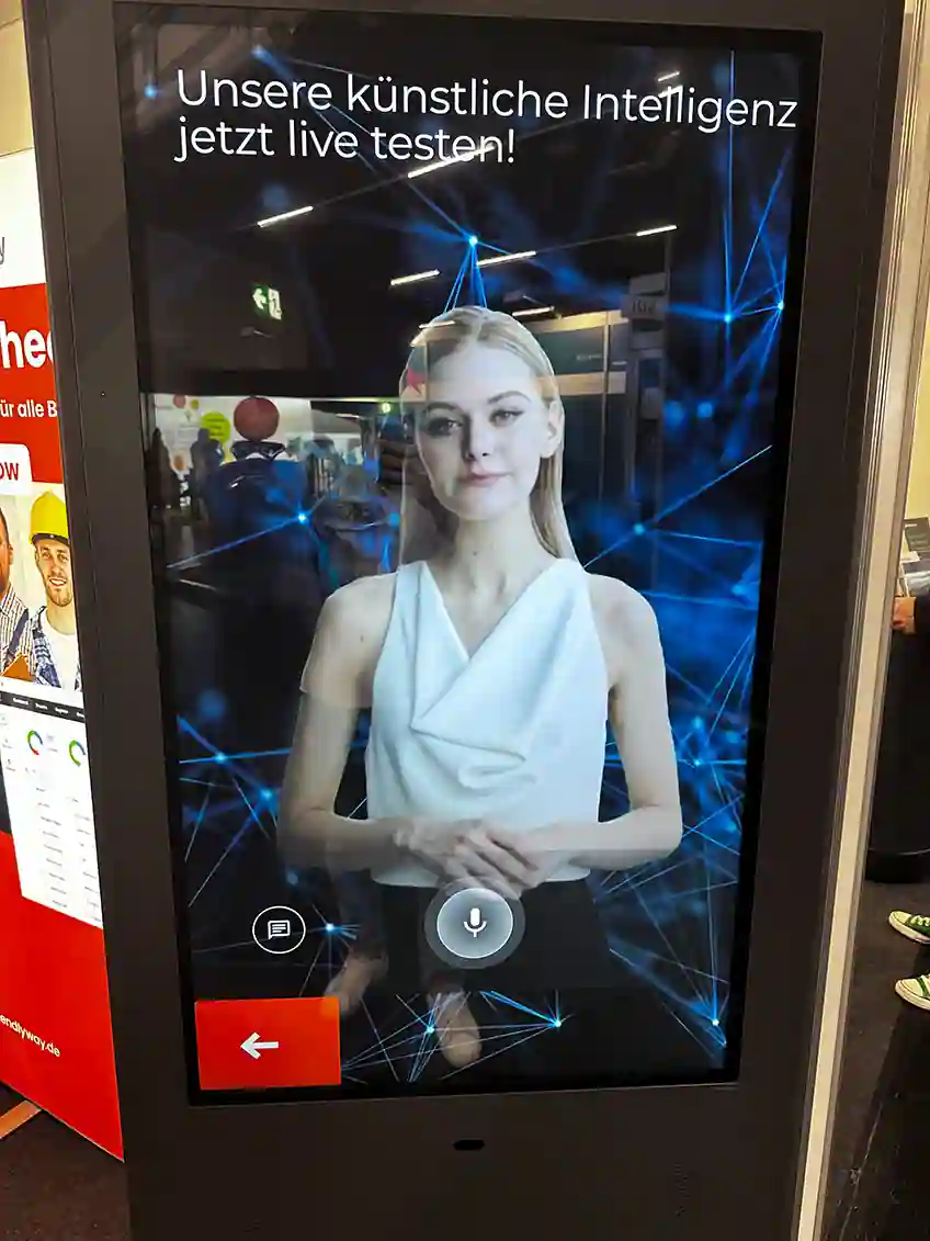 Unsere KI-Assistentin auf dem Messestand