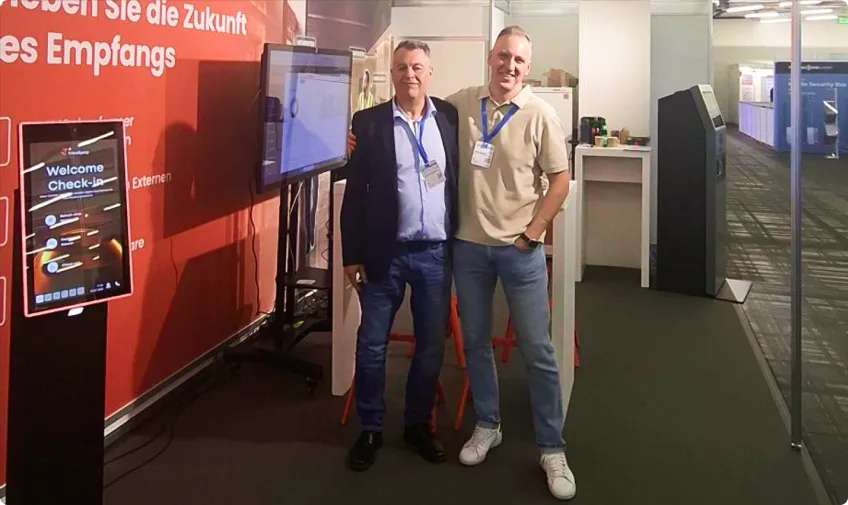 Giovanni Scarlata und Andre Shaurko sind friendlyway-Stand