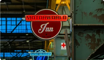 Begrüßung und Besucherführung in der Motorworld München